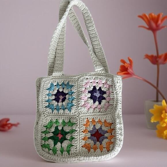 Forever 21 crochet shoulder bag - Picture 1 of 8